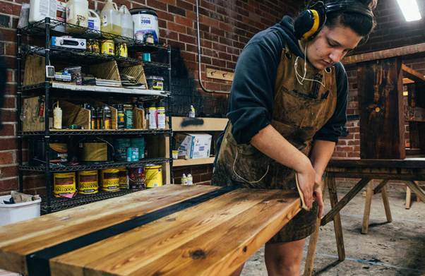 Why Buyers Prefer Handmade over Mass-Produced Décor